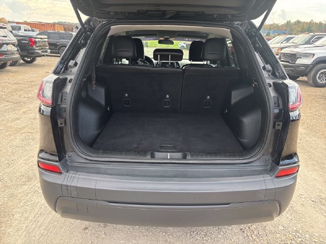 Used 2019 Jeep Cherokee Latitude Plus w/ Cold Weather Group AWD/4WD image 20