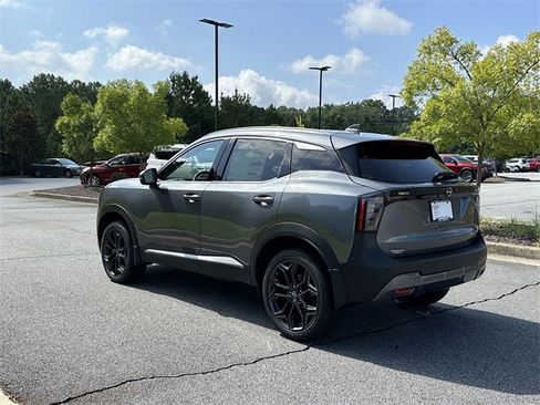 New 2025 Nissan Kicks SR image 6