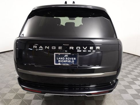 Certified 2025 Land Rover Range Rover SE image 5