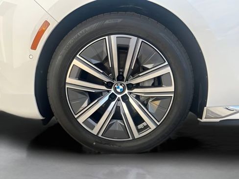 Used 2024 BMW i7 eDrive50 RWD image 25