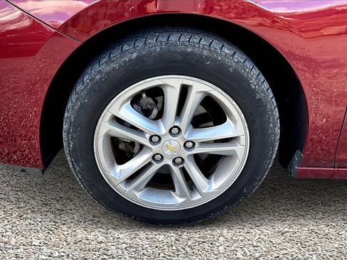 Used 2018 Chevrolet Cruze LT w/ Convenience Package image 8
