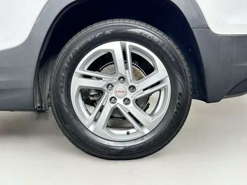 Used 2018 GMC Terrain SLE w/ Driver Convenience Package FWD image 11