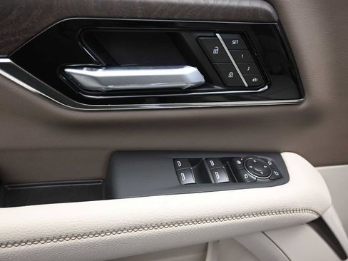 New 2026 GMC Yukon Denali w/ Denali Reserve Package image 13