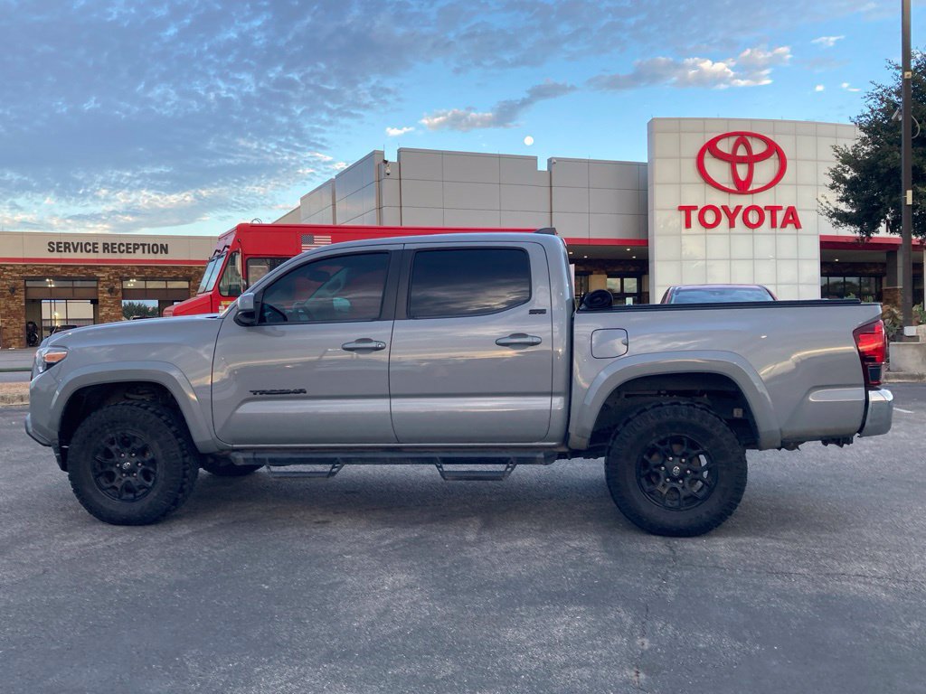 Used 2021 Toyota Tacoma SR5 RWD image 8