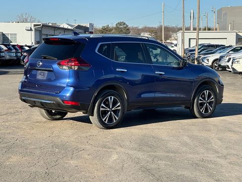 Used 2019 Nissan Rogue SV w/ Premium Package image 26