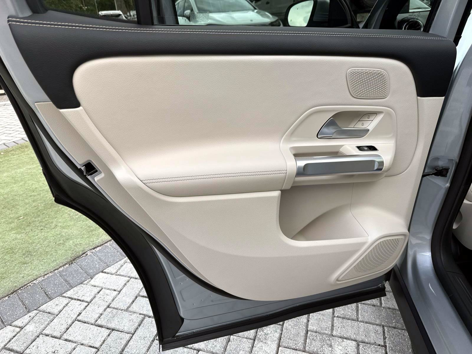Certified 2025 Mercedes-Benz GLB 250 image 12