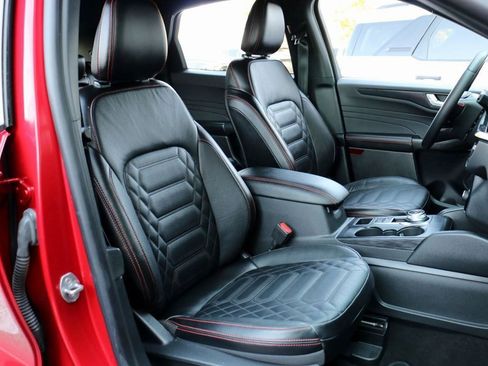 Used 2024 Ford Escape ST-Line Elite w/ Premium Technology Package image 33