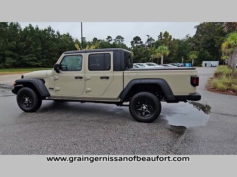 Used 2020 Jeep Gladiator Sport w/ Quick Order Package 24S image 25