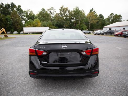Used 2024 Nissan Altima 2.5 SV image 4