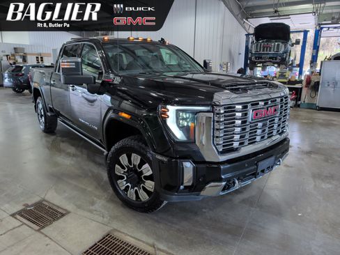 Used 2024 GMC Sierra 2500 Denali w/ Technology Package AWD/4WD image 1