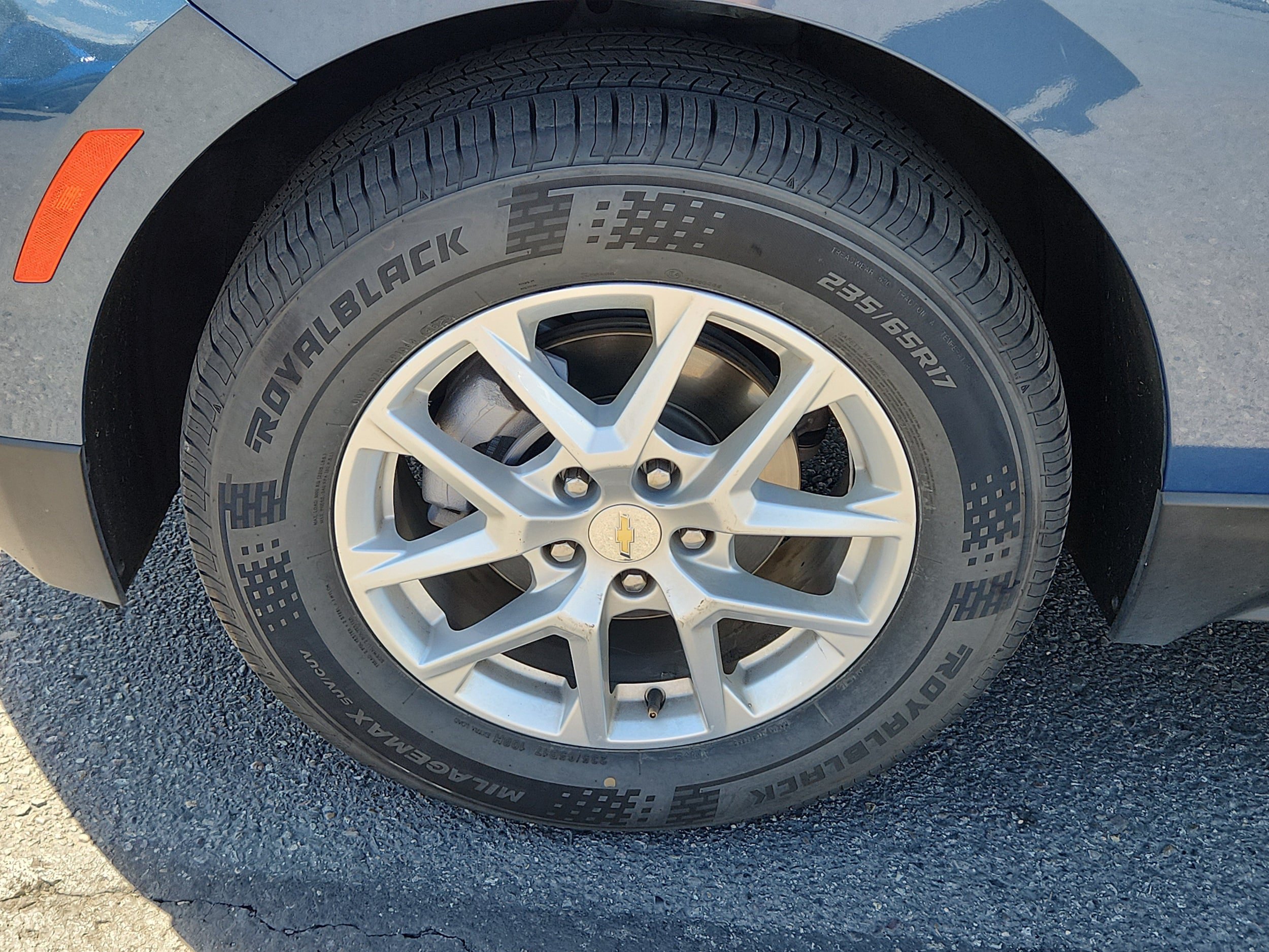 Used 2024 Chevrolet Equinox LT AWD/4WD image 7