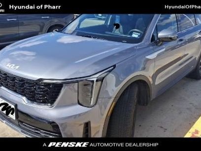 Used 2024 Kia Sorento S w/ Panoramic Sunroof Package