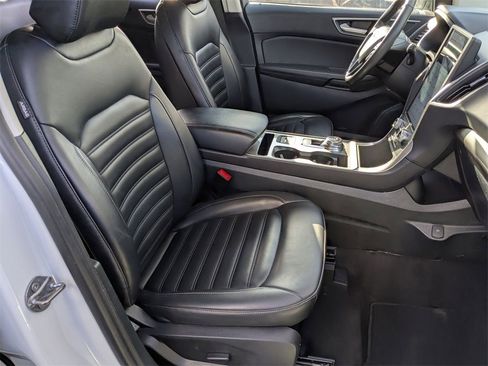 Used 2024 Ford Edge SEL image 36