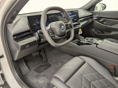 New 2026 BMW 530i RWD image 4