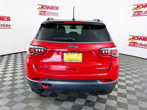 Used 2019 Jeep Compass Trailhawk w/ Cold Weather Group AWD/4WD image 18
