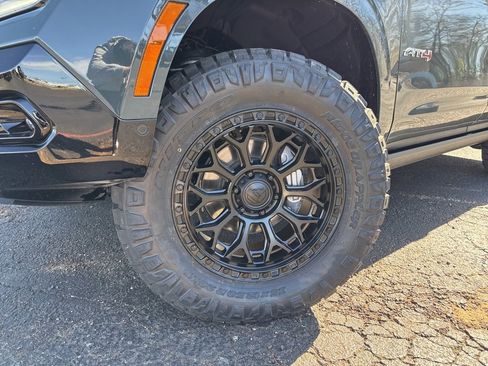 Used 2026 GMC Yukon AT4 Ultimate image 12