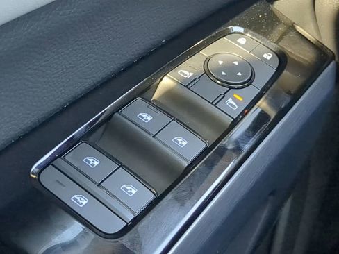 New 2025 Nissan Pathfinder SL image 24