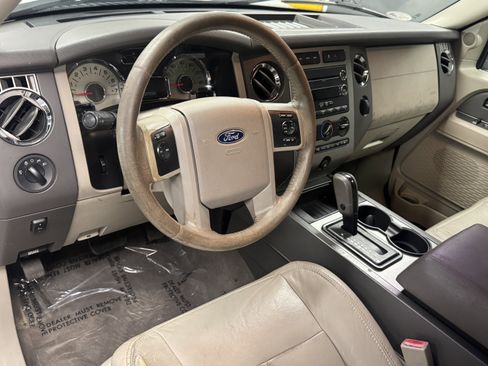 Used 2011 Ford Expedition EL XLT image 10