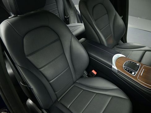 Used 2022 Mercedes-Benz GLC 300 4MATIC image 28