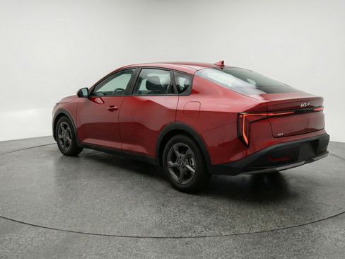 Used 2025 Kia K4 LXS image 6