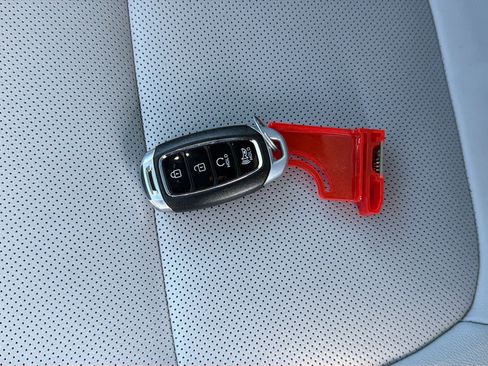 Used 2022 Hyundai Kona Limited image 29