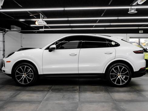 Used 2023 Porsche Cayenne Base image 19