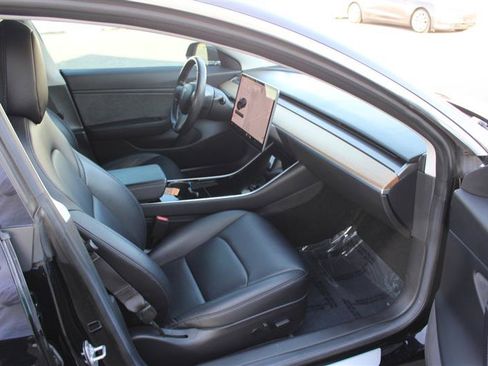 Used 2018 Tesla Model 3 Long Range image 12