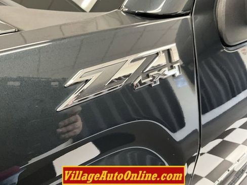 Used 2017 GMC Sierra 1500 SLE w/ SLE Value Package AWD/4WD image 11