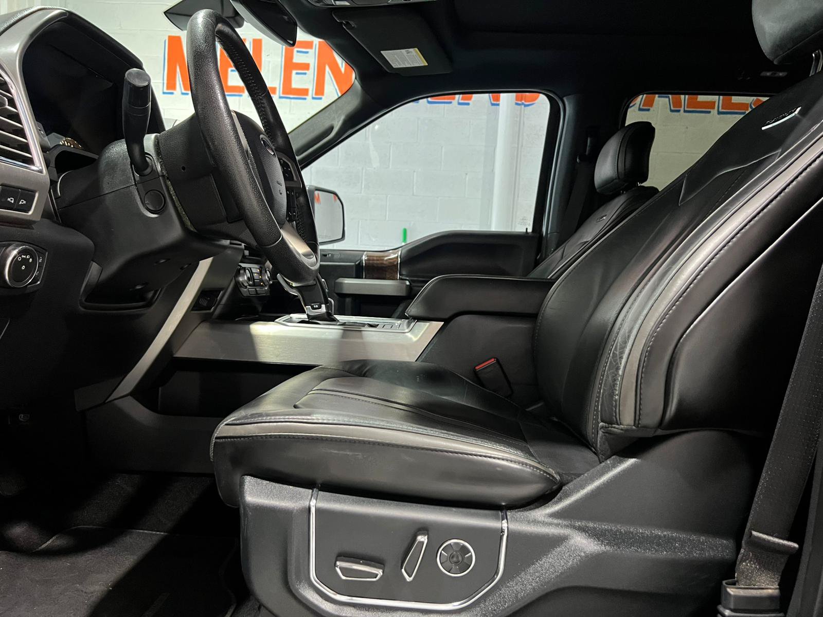 Used 2015 Ford F150 Platinum w/ Equipment Group 701A Luxury AWD/4WD image 10