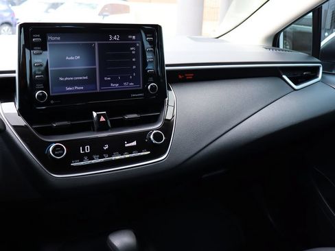 Used 2021 Toyota Corolla LE FWD image 43
