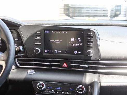 Used 2023 Hyundai Elantra SEL FWD image 18