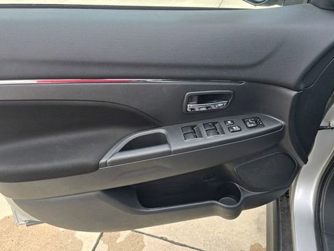 Used 2025 Mitsubishi Outlander Sport ES image 17