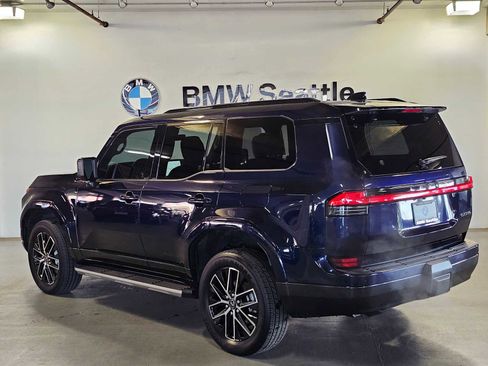 Used 2024 Lexus GX 550 w/ Accessory Package (Z1) image 4