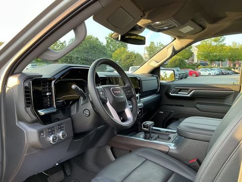 Used 2023 GMC Sierra 1500 SLT w/ SLT Convenience Package AWD/4WD image 16