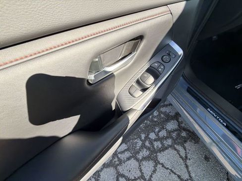 New 2025 Nissan Sentra SR image 13