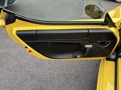 Used 2016 Alfa Romeo 4C Spider RWD image 23