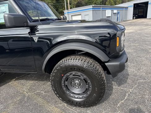 New 2025 Ford Bronco 2-Door w/ Sasquatch Package AWD/4WD image 2