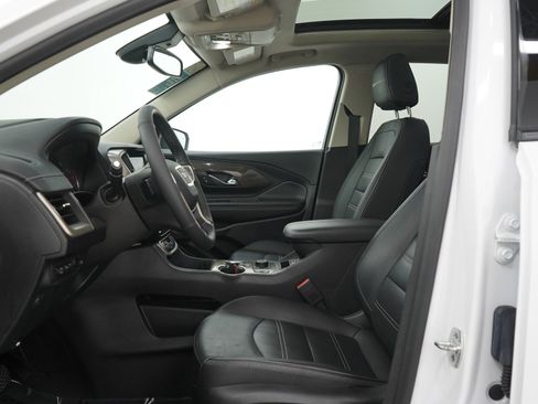 Used 2024 GMC Terrain Denali w/ Denali Premium Package AWD/4WD image 25