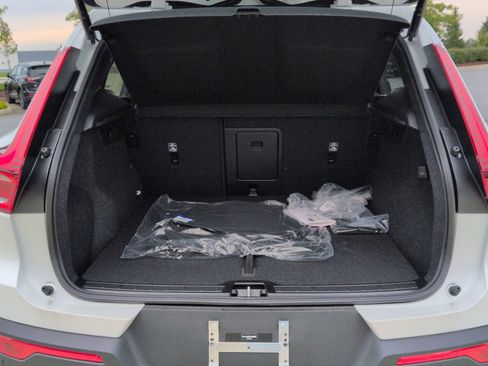 New 2026 Volvo XC40 B5 Ultra w/ Climate Package image 26