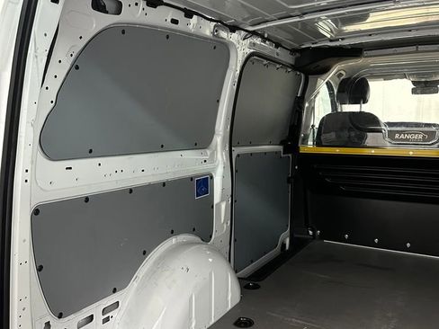 Used 2021 Mercedes-Benz Metris image 24
