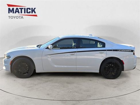 Used 2015 Dodge Charger SXT w/ Rallye Group image 4