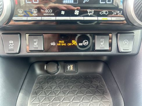 Used 2023 Toyota RAV4 XLE Premium AWD/4WD image 30