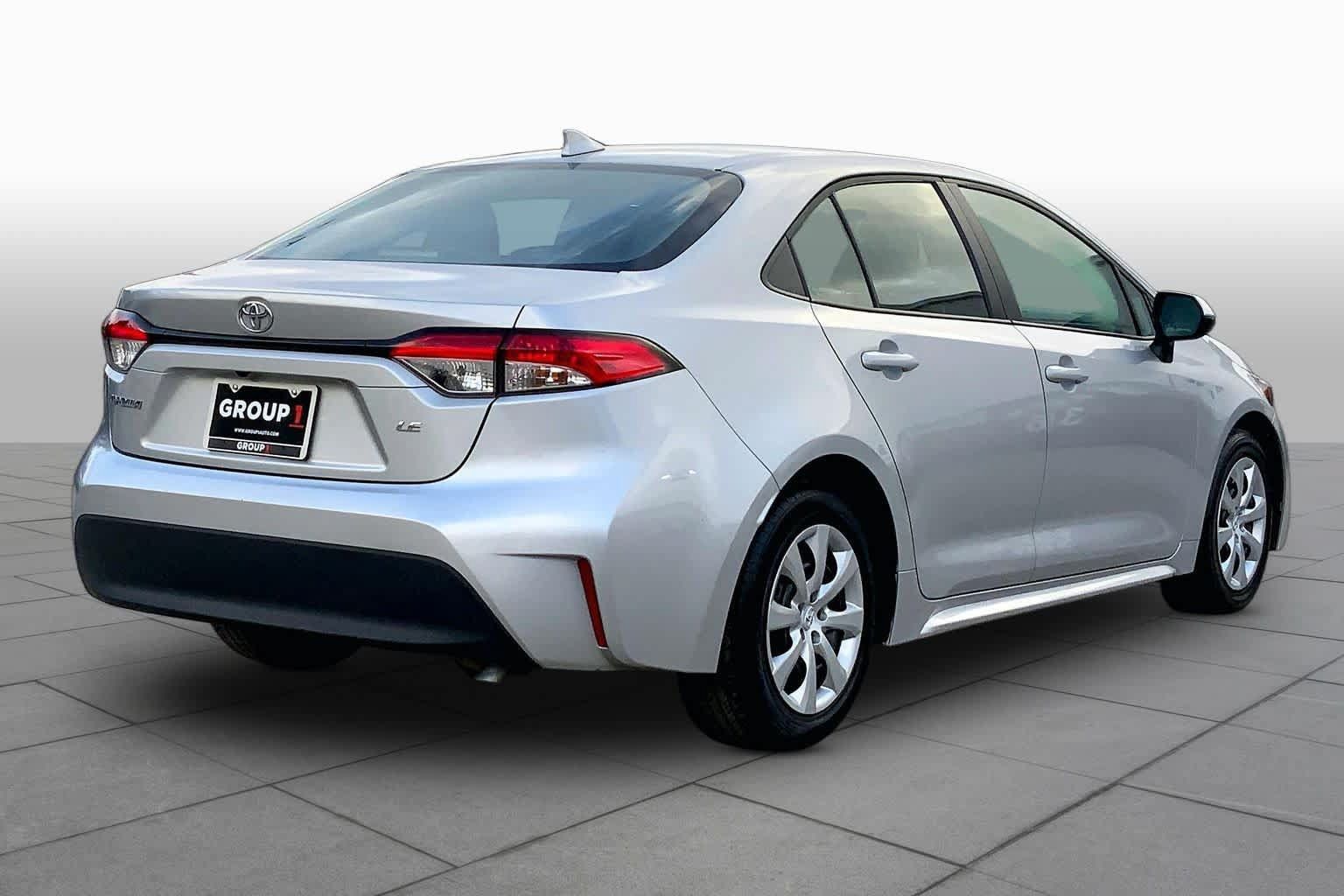 Used 2025 Toyota Corolla LE FWD image 13