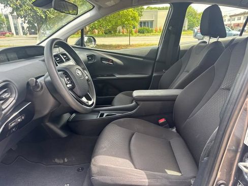 Used 2022 Toyota Prius LE FWD image 14