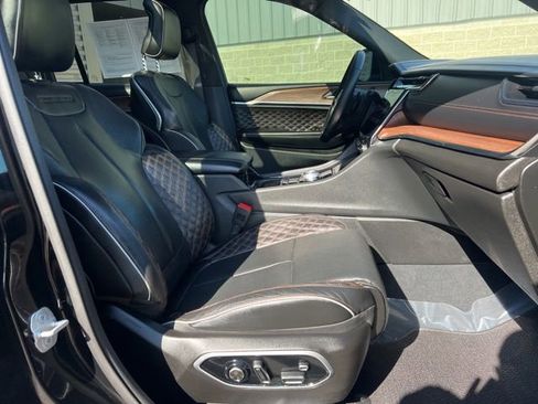 Used 2023 Jeep Grand Cherokee Summit AWD/4WD image 11