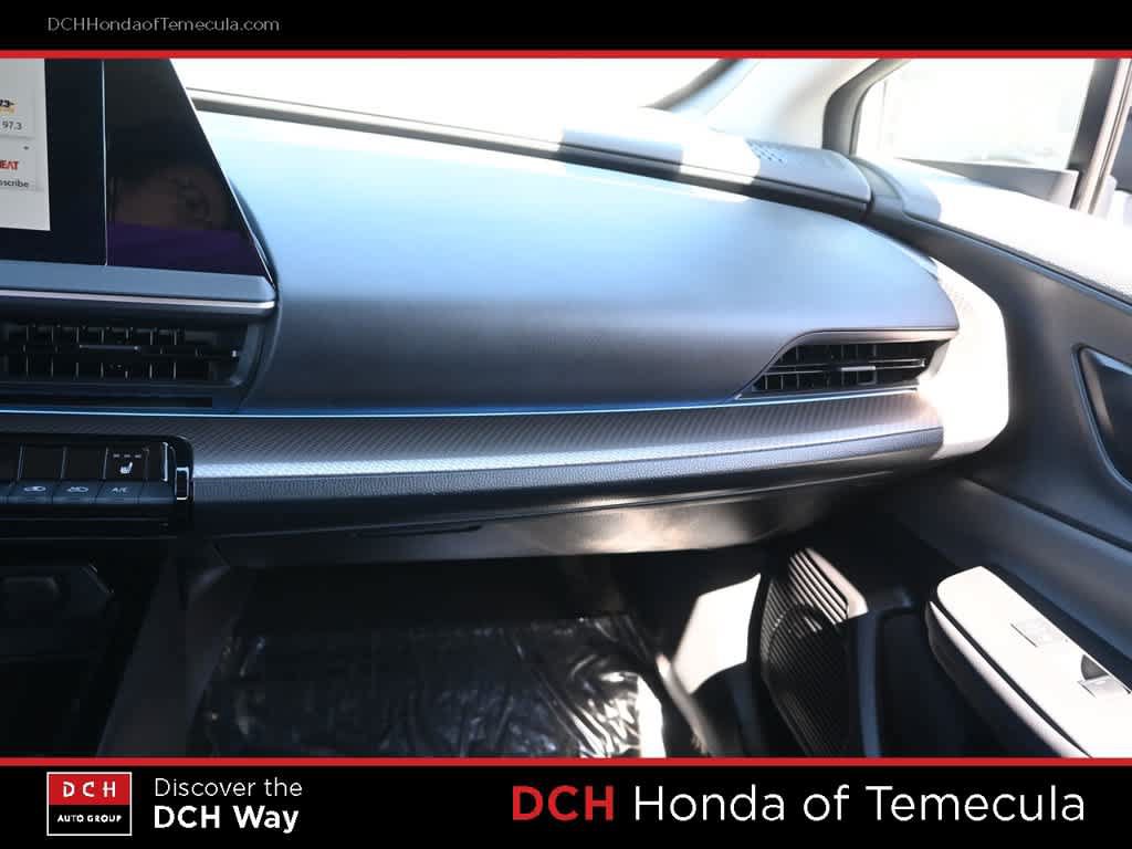 Used 2025 Toyota Prius XLE FWD image 14