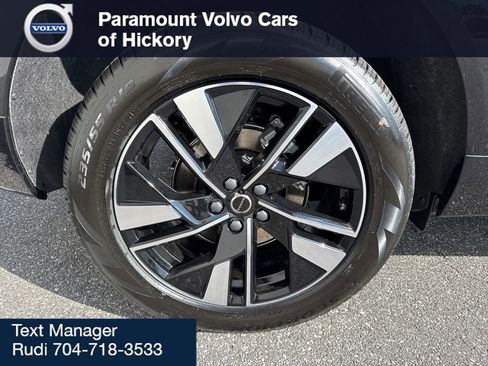 New 2026 Volvo XC60 B5 Core w/ Climate Package image 9