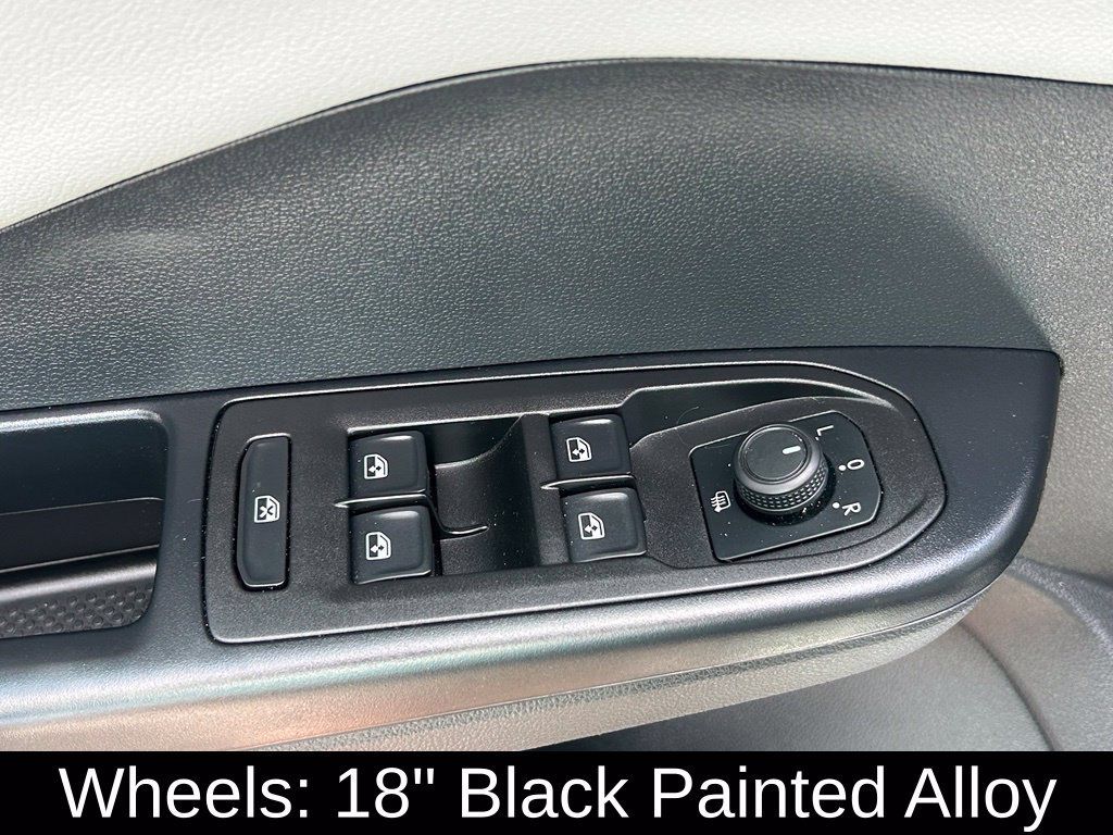 Used 2023 Volkswagen Taos SE w/ Black Wheel Package FWD image 18