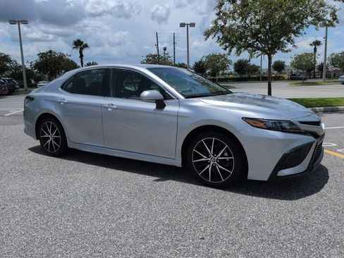 Certified 2023 Toyota Camry SE FWD image 1