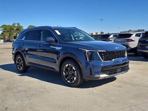 New 2026 Kia Sorento S image 2